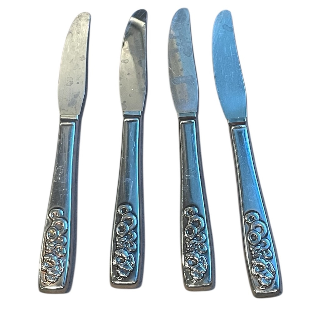 Oneida Honey Nut Cheerios Buzz Bee Knives Stainless Steel Kids Cutlery Set of 4